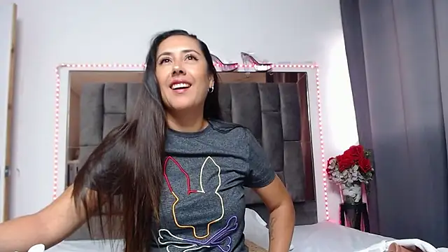 Salmma Milf online show from 4, 5, 2026