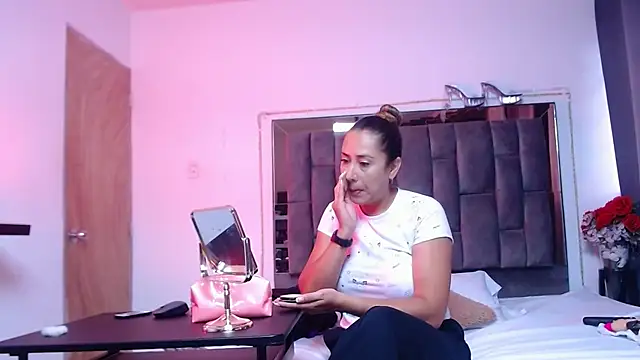 Salmma Milf online show from 11, 5, 2026