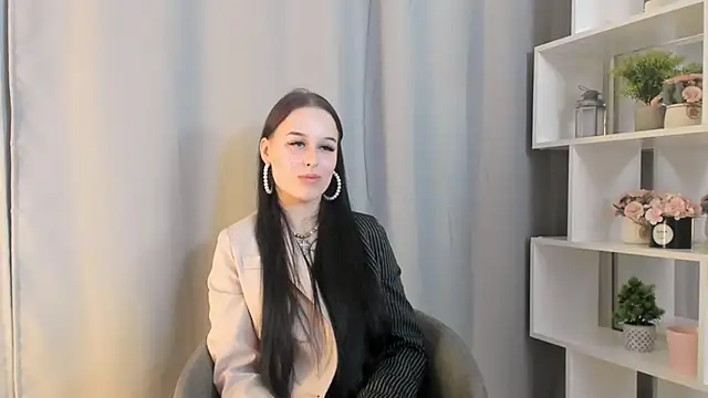 LatrinaZody online show from 15, 10, 2025