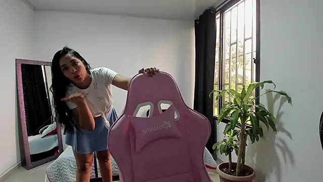 Snapshot of Kruela chatting on 27, 10, 2025 Kruela online show from 27, 10, 2025