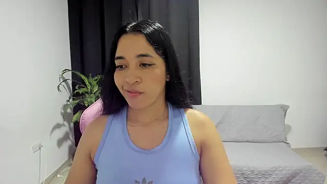 Snapshot of Kruela chatting on 7, 11, 2025 Kruela online show from 7, 11, 2025