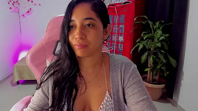 Snapshot of Kruela chatting on 30, 11, 2025 Kruela online show from 30, 11, 2025