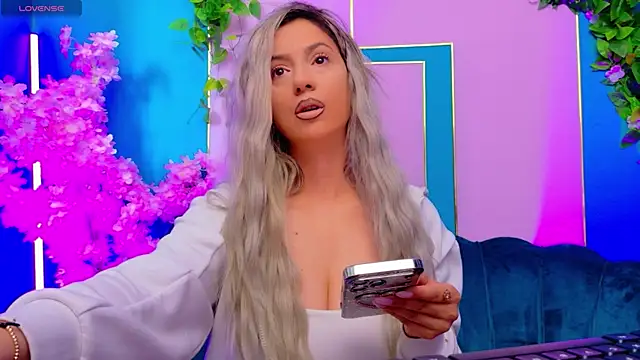 AriannaSins online show from 7, 5, 2026