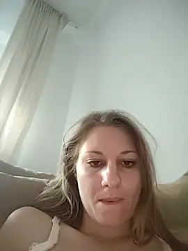 Snapshot of SandyCassie chatting on 6, 8, 2026 SandyCassie online show from 6, 8, 2026