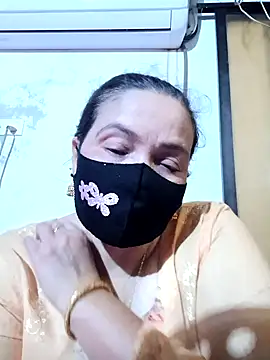 Snapshot of Moyna_1 chatting on 17, 10, 2025 Moyna 1 online show from 17, 10, 2025