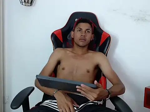 sexy latin cum online show from 15, 10, 2025