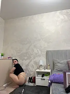 Snapshot of ChloeBrut chatting on 4, 6, 2026 ChloeBrut online show from 4, 6, 2026