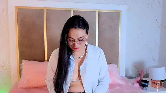 Elizabeth bennett 6 online show from 6, 11, 2025