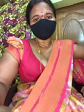 Snapshot of hot-telugu-queen chatting on 22, 10, 2025 hot-telugu-queen online show from 22, 10, 2025