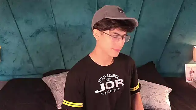 Aaron Eze online show from 1, 5, 2026