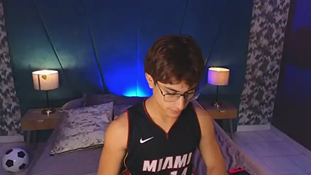 Aaron Eze online show from 2, 8, 2026