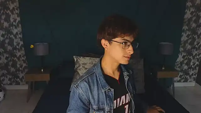 Aaron Eze online show from 4, 8, 2026