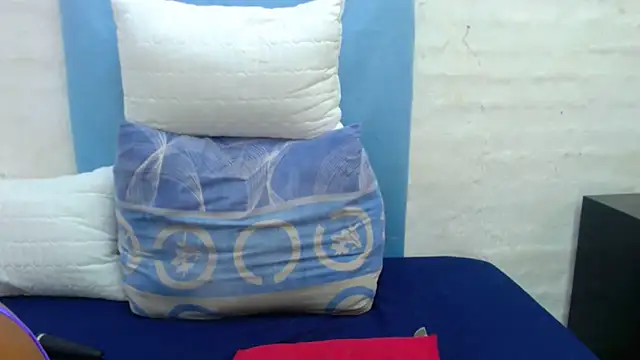 DaisyGirlxx online show from 4, 2, 2026