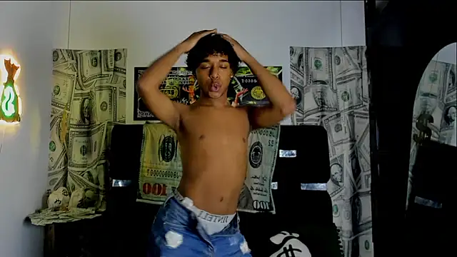 Latin Femboy13 online show from 25, 10, 2025