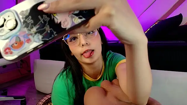 michelle cutee  online show from 29, 6, 2026