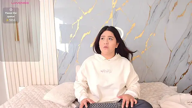 Mia Sun14 online show from 24, 10, 2025