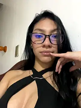 Snapshot of Swet_scarlet chatting on 28, 10, 2025 Swet scarlet online show from 28, 10, 2025