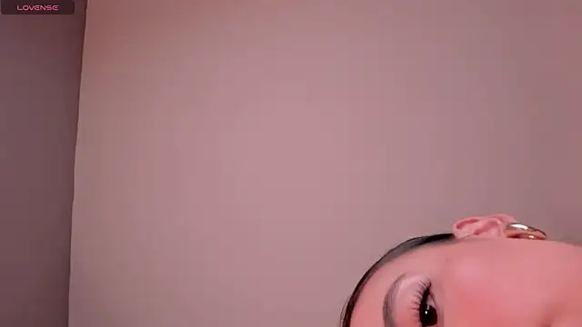ChristineFord  online show from 15, 5, 2026