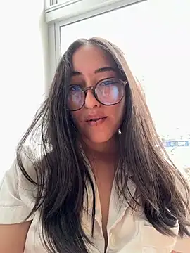 Snapshot of Kiss_Sophi chatting on 4, 8, 2026 Kiss Sophi online show from 4, 8, 2026