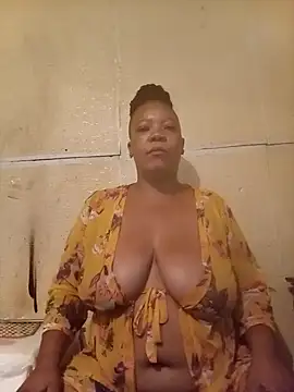 boobsqueenxo online show from 19, 3, 2026