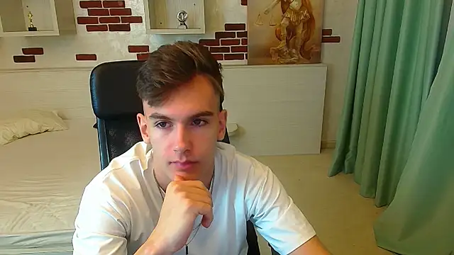 Snapshot of BradyFlint chatting on 7, 11, 2025 BradyFlint online show from 7, 11, 2025