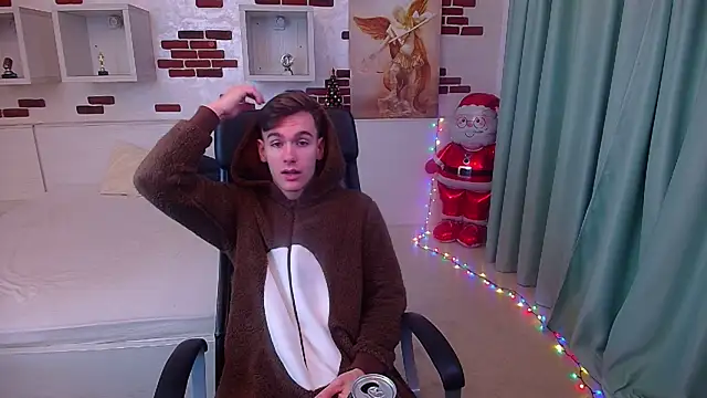 Snapshot of BradyFlint chatting on 16, 12, 2025 BradyFlint online show from 16, 12, 2025