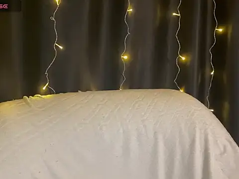 Snapshot of Veksal1a chatting on 13, 11, 2025 Veksal1a online show from 13, 11, 2025