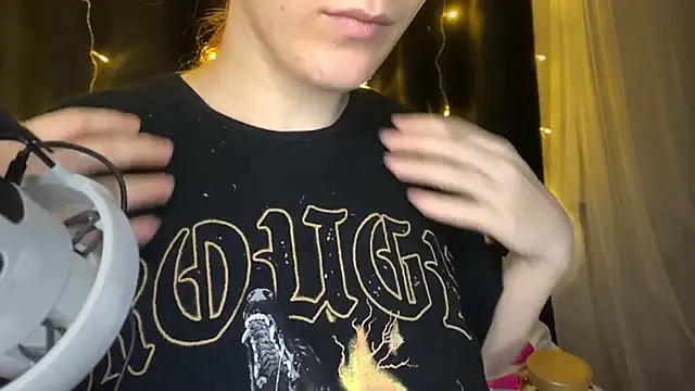 Snapshot of Veksal1a chatting on 17, 11, 2025 Veksal1a online show from 17, 11, 2025