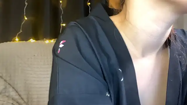 Snapshot of Veksal1a chatting on 23, 11, 2025 Veksal1a online show from 23, 11, 2025