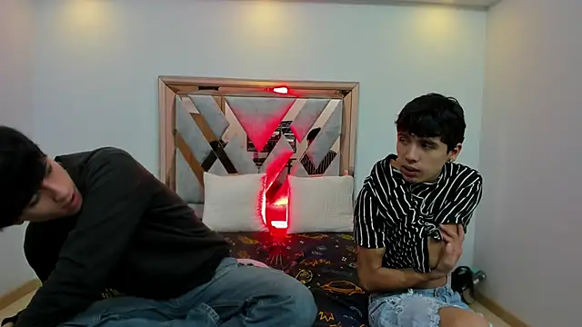 hoot booys  online show from 24, 11, 2025