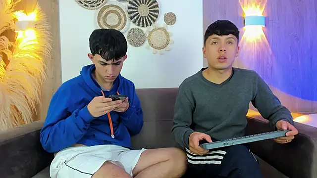 hoot booys  online show from 22, 2, 2026