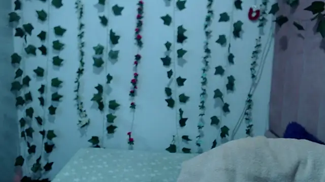 petite coral online show from 15, 6, 2026