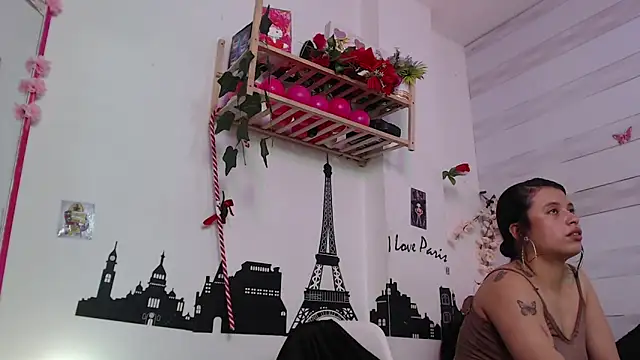 petite coral online show from 22, 6, 2026