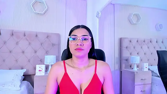 katemooss online show from 25, 10, 2025