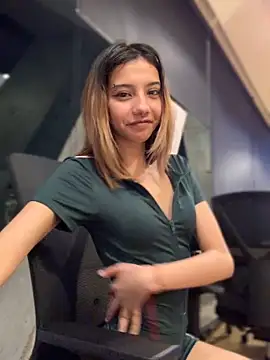 Snapshot of MiaaCute- chatting on 17, 12, 2025 MiaaCute- online show from 17, 12, 2025