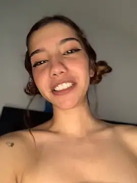 Snapshot of MiaaCute- chatting on 7, 3, 2026 MiaaCute- online show from 7, 3, 2026