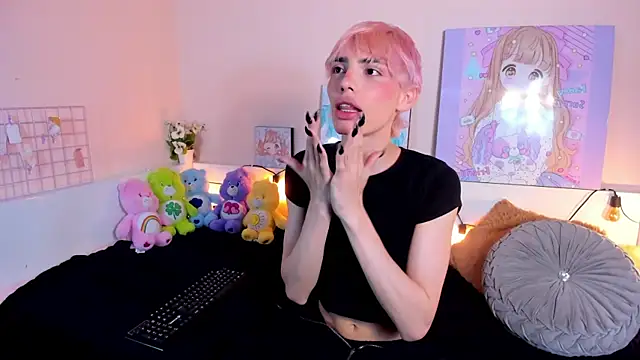 Strawberry Kitty  online show from 20, 10, 2025