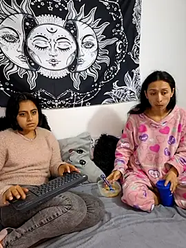 emily n abby online show from 30, 6, 2026