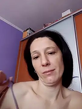 Snapshot of Emeli32-22 chatting on 5, 11, 2025 Emeli32-22 online show from 5, 11, 2025