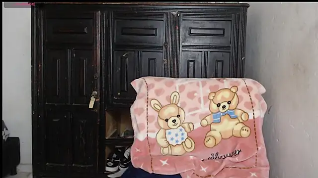 Snapshot of kataleya2021 chatting on 1, 11, 2025 kataleya2021 online show from 1, 11, 2025