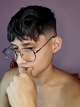 Snapshot of AxelKamel chatting on 22, 10, 2025 AxelKamel online show from 22, 10, 2025