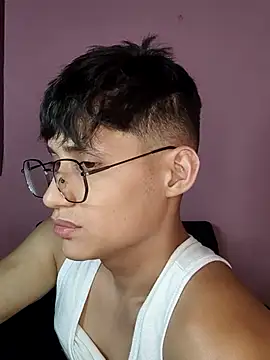 Snapshot of AxelKamel chatting on 25, 10, 2025 AxelKamel online show from 25, 10, 2025