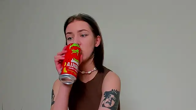 Snapshot of NelliMuller chatting on 23, 10, 2025 NelliMuller online show from 23, 10, 2025