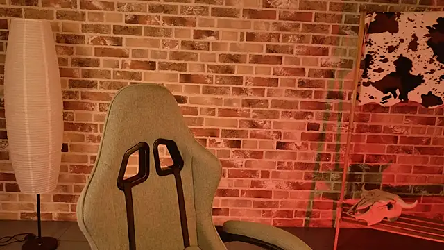 May Bloom online show from 8, 11, 2025