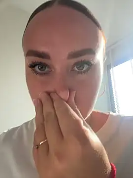 KiraSunshine online show from 16, 3, 2026