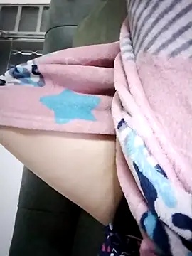 Snapshot of Maee_filha253 chatting on 24, 10, 2025 Maee filha253 online show from 24, 10, 2025