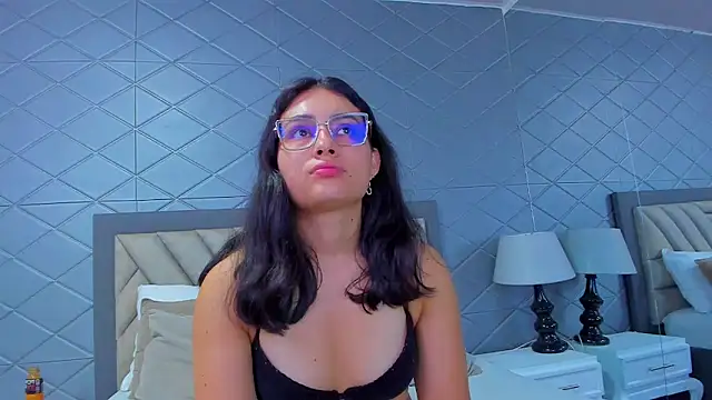 ViolettRouse online show from 4, 3, 2026