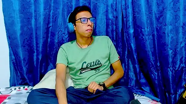 DavTwink3100 online show from 9, 2, 2026