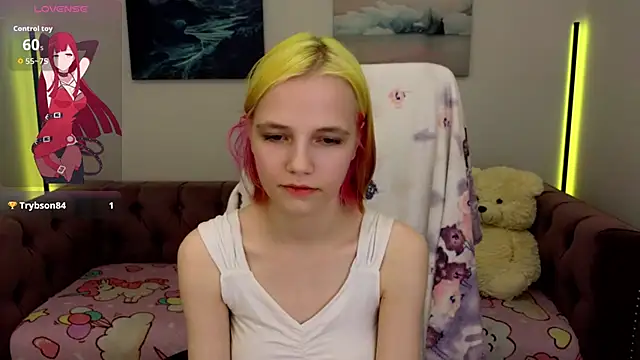 Snapshot of MitaSide chatting on 18, 10, 2025 MitaSide online show from 18, 10, 2025