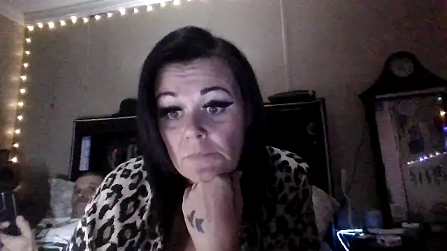 ravenlove1986 online show from 13, 11, 2025